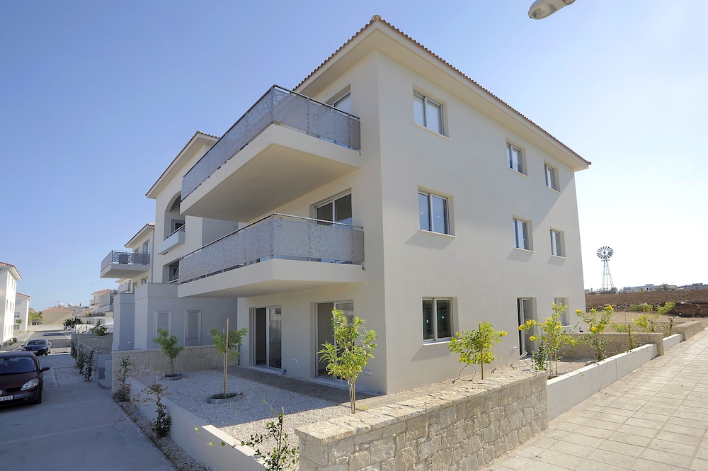 Mythical Sands Resort Spa — Paralimni