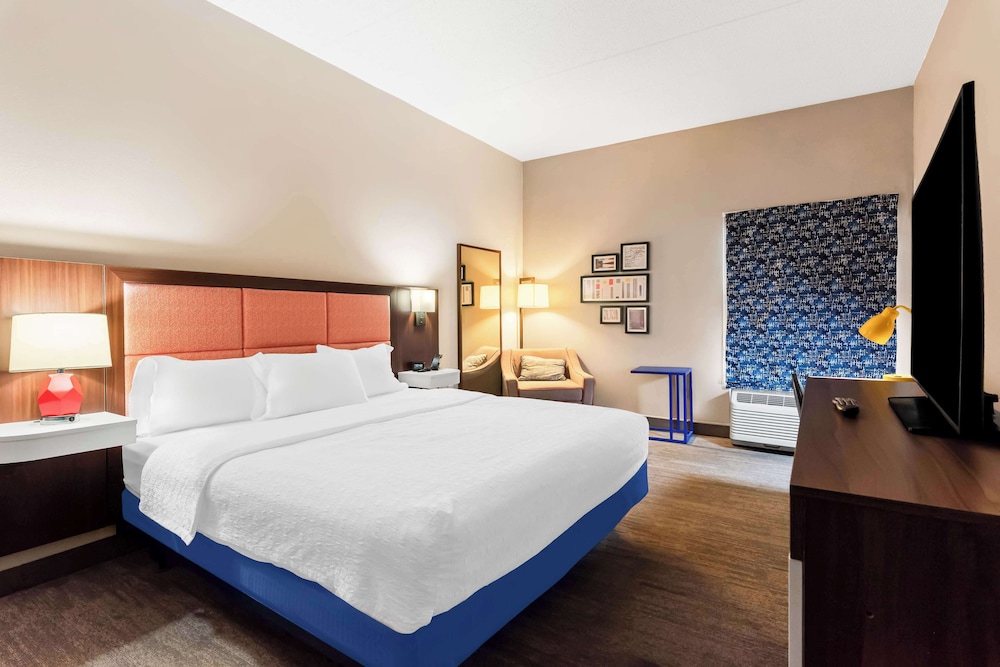 Hampton Inn Pennsville - photo 13