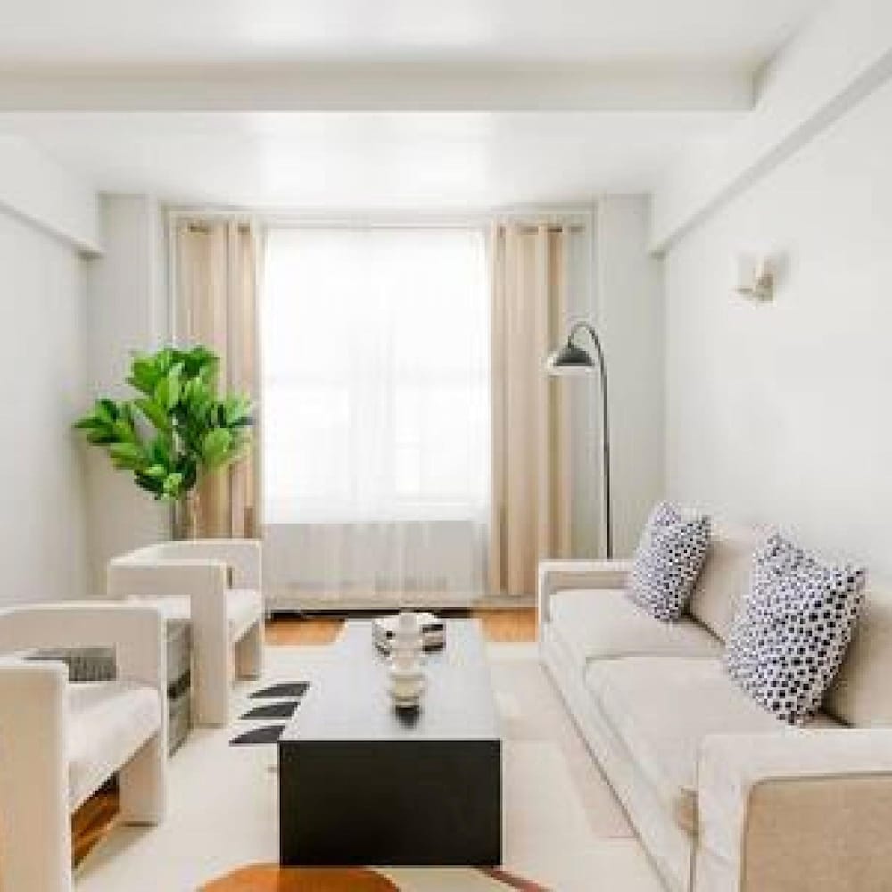 73 1204 New Studio UWS Doorman Gym — 4-Star Luxury Hotel in New York City, United States