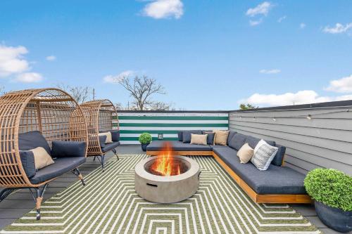The Daylily & The Aster Two Four Bedroom Homes — 4-Star Luxury Hotel in Nashville, United States
