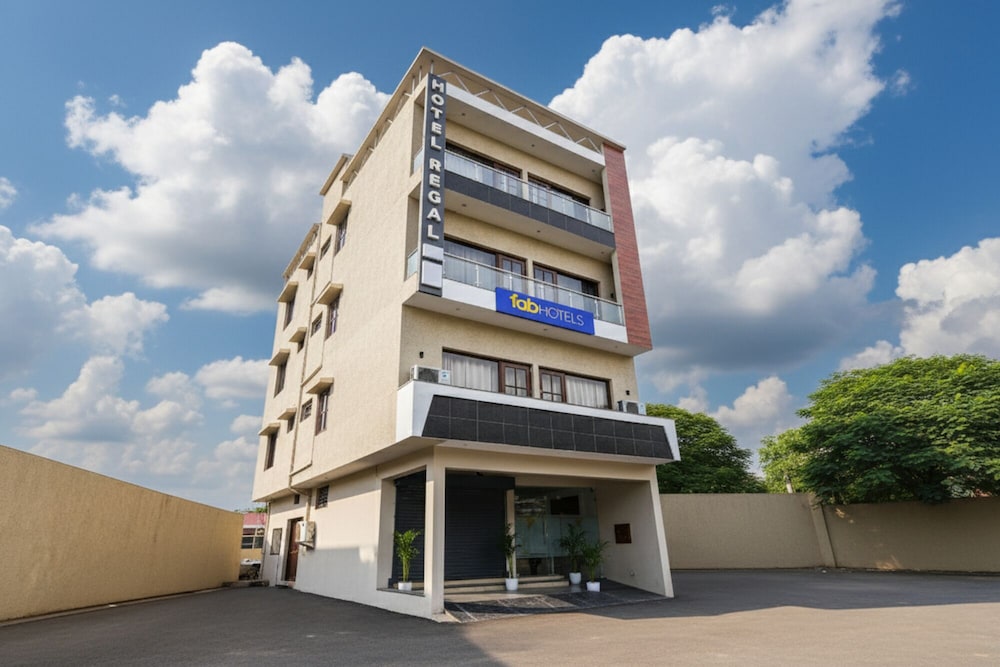 Fabhotel Regal in Mohali, India