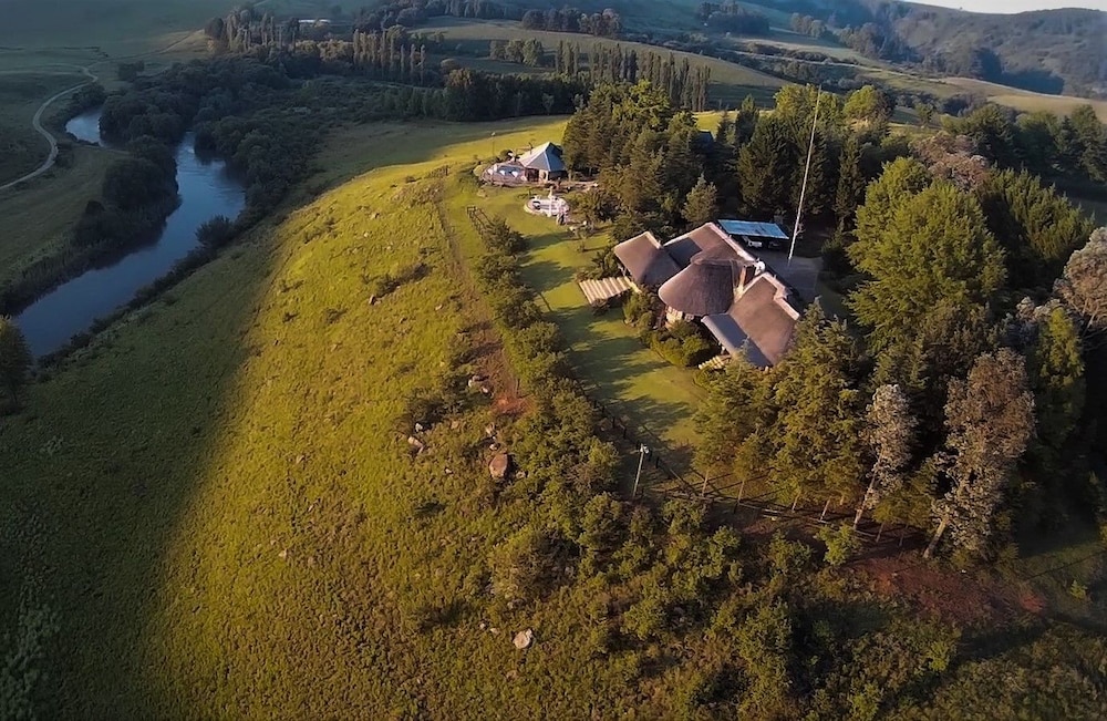 Amazian Mountain River Lodge — 4-Star Luxury Hotel in Himeville, South Africa