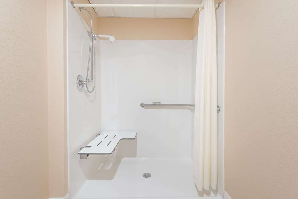 Super 8 by Wyndham Fort Dodge IA - photo 17