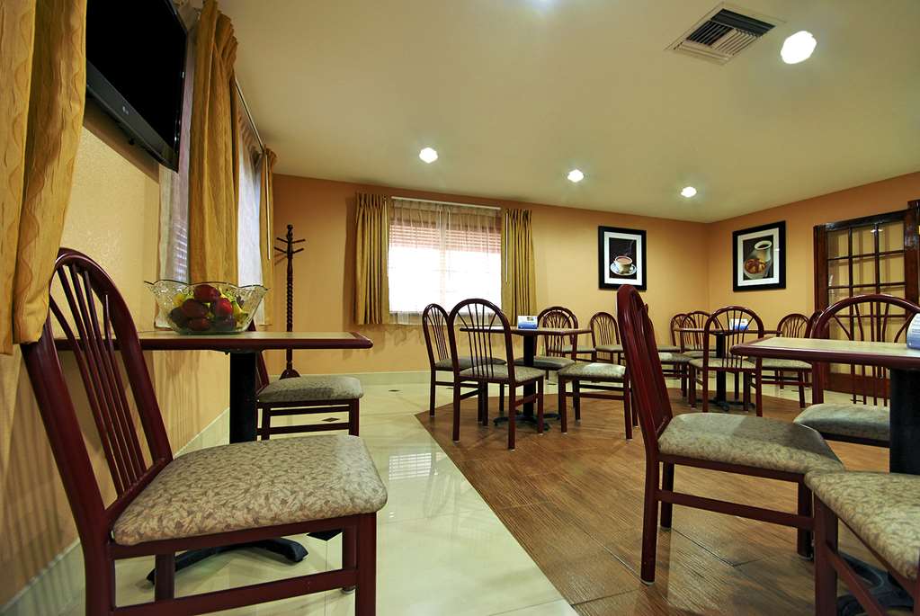 Americas Best Value Inn Sinton - photo 18