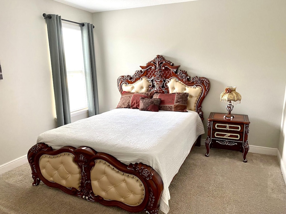Solterra Resort Spacious House With Game Room Private Pool and Movie Room - photo 12