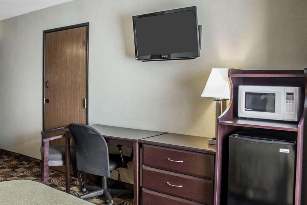 Quality Inn Brunswick Cleveland South - photo 19