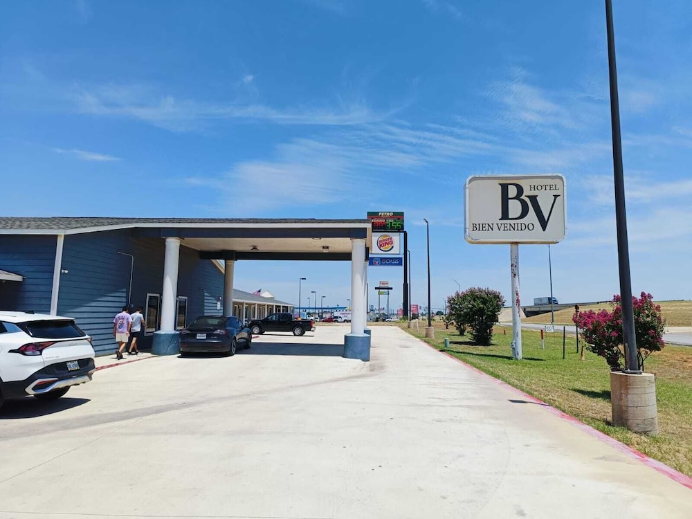 Hotel O Bien Venido Pearsall I 35 - photo 29
