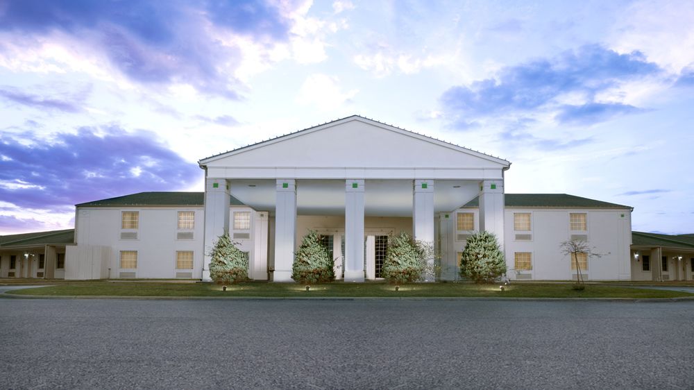 Moberly Inn and Suites - photo 9