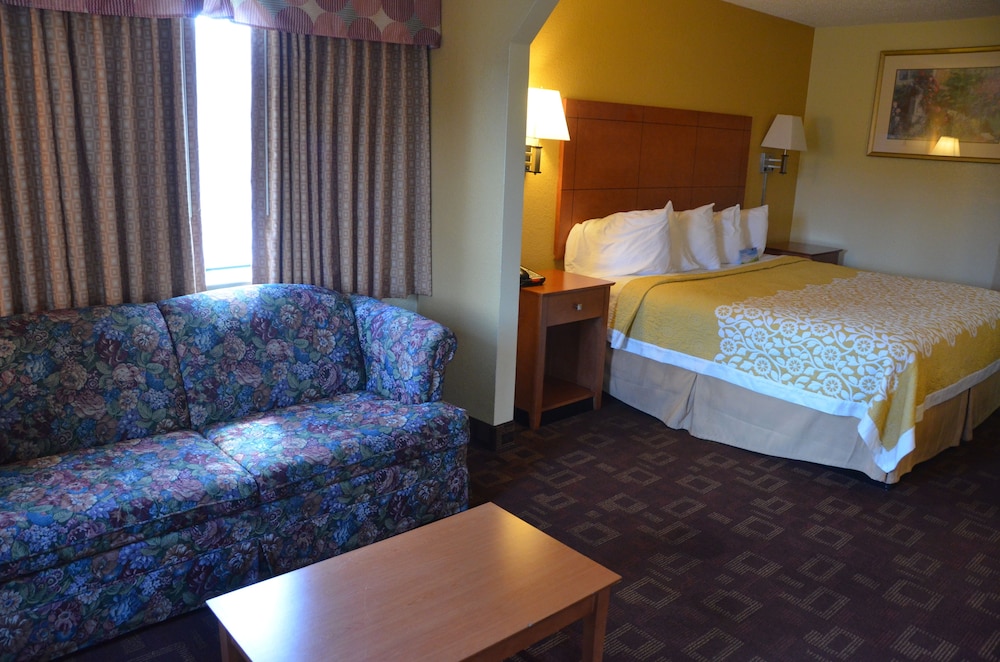 Days Inn by Wyndham Nashville Airport - photo 12