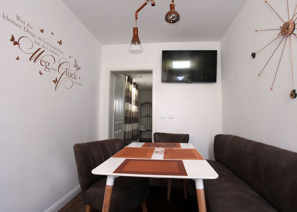 Ellena S Fewo Am Uke — hotel near Hamburg Helmut Schmidt Airport