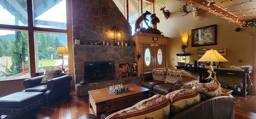 Cowlitz River Lodge - photo 3