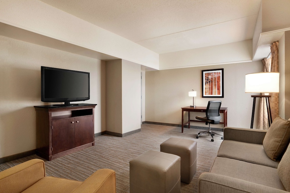 Embassy Suites by Hilton Brunswick - photo 11
