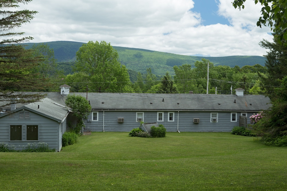 Governors Rock Motel - photo 82