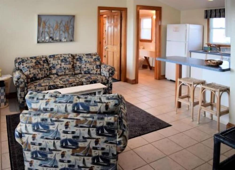 Pony Island Inn - photo 40