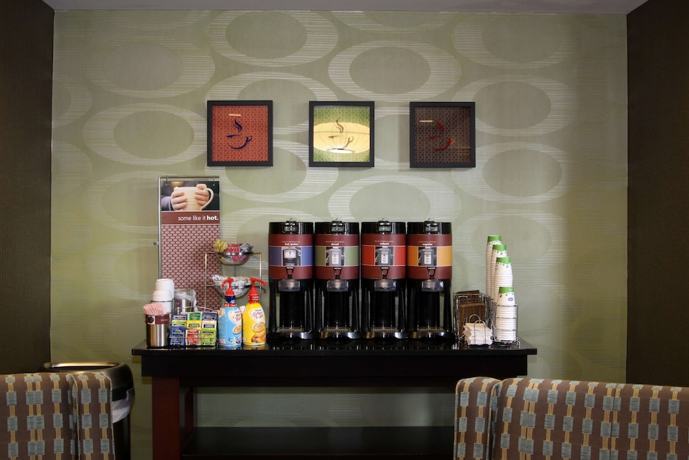 Hampton Inn & Suites Paducah - photo 33
