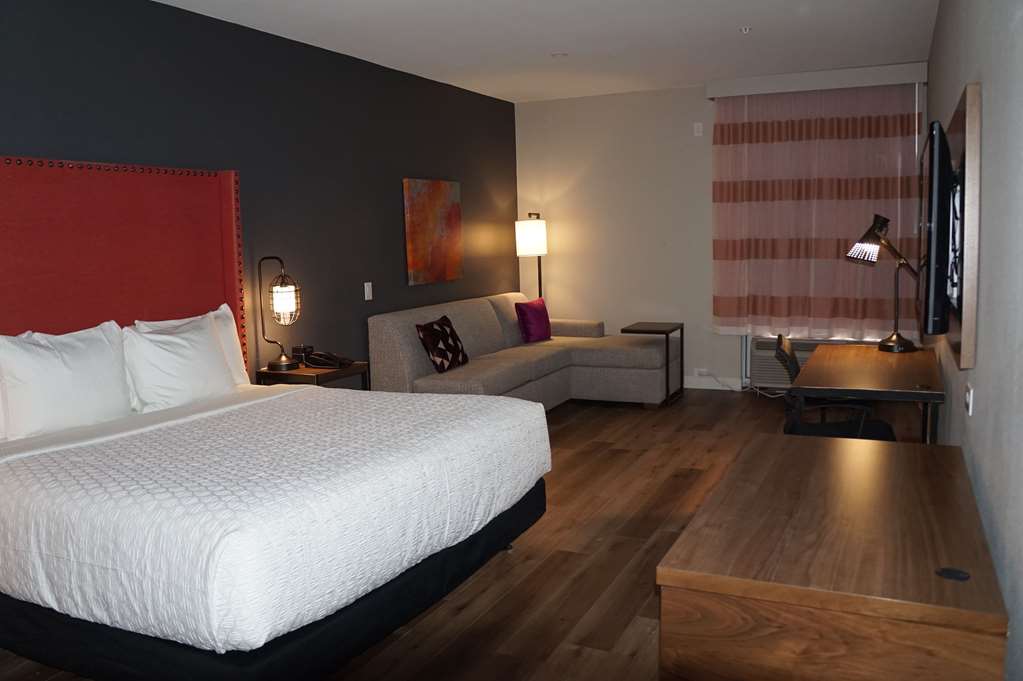 La Quinta Inn & Suites by Wyndham Lewisville - photo 16