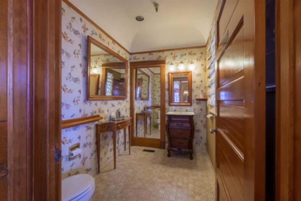 Pacific Grove Inn - photo 57
