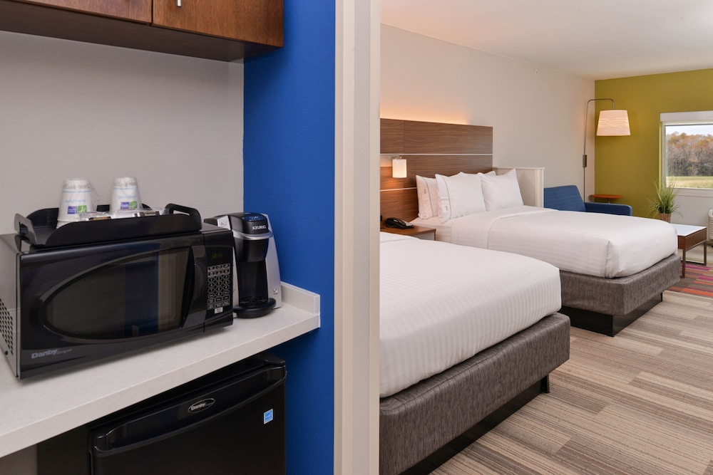 Holiday Inn Express & Suites Salem by IHG - photo 15