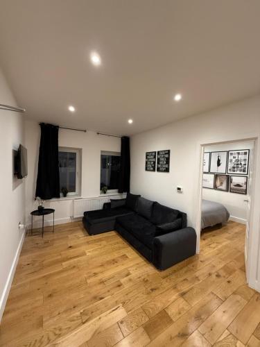 Cosy London Apartment Stratford near ABBA Voyage 02 Greenwich Westfield — 4-Star Luxury Hotel in London, United Kingdom