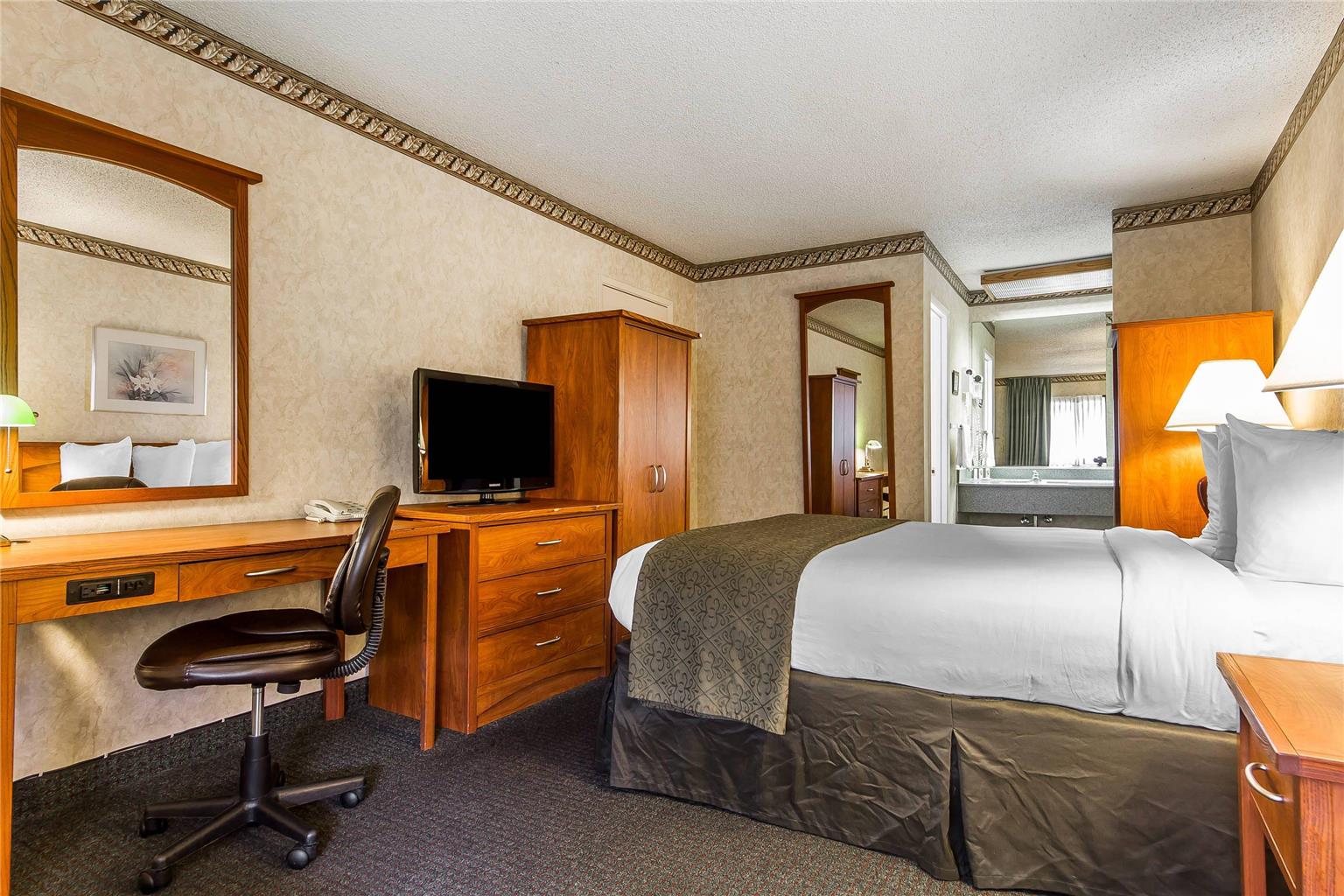 Quality Inn & Suites Silicon Valley - photo 20