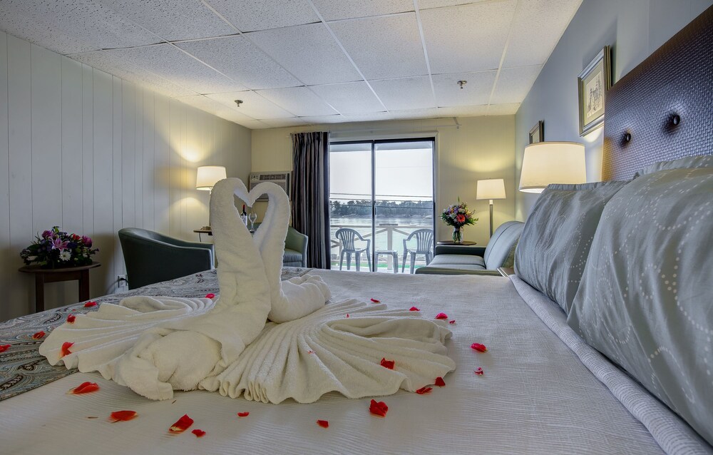 Bluebird Ocean Point Inn - photo 12