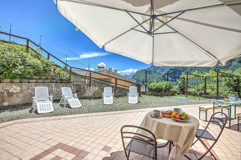 Il Giardino In Montagna Child Friendly — hotel in Tenno
