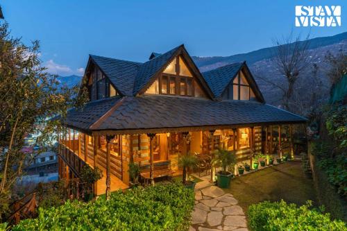 StayVista at The Manor Cozy Retreat in Kullu Manali in Manali, India