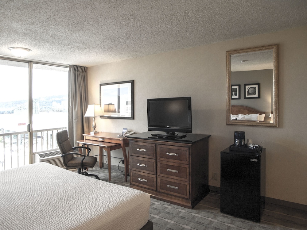 Inn At The Convention Center - photo 23