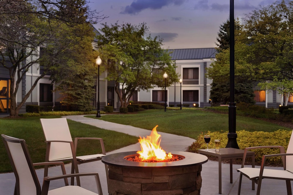 DoubleTree by Hilton Detroit Novi - photo 31