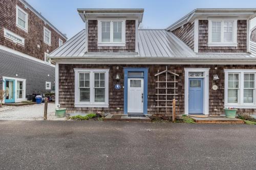 Mary Frances by Seabrook Hospitality in Huntington Beach, United States