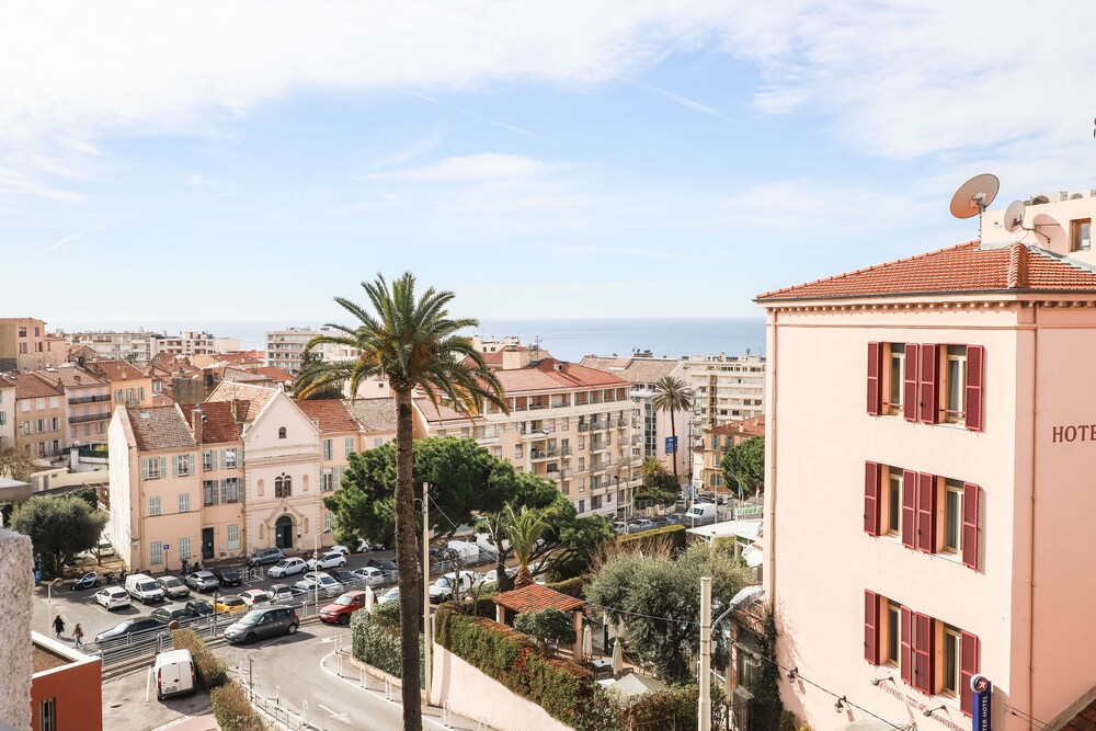 Acci Cannes Les Yuccas - carbon neutral hotel in Cannes