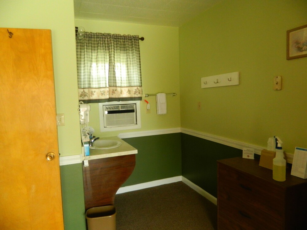 Country Motor Inn - photo 10