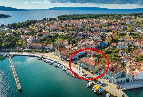 Apartments Lungomare Cres — 4-Star Luxury Hotel in Cres, Croatia