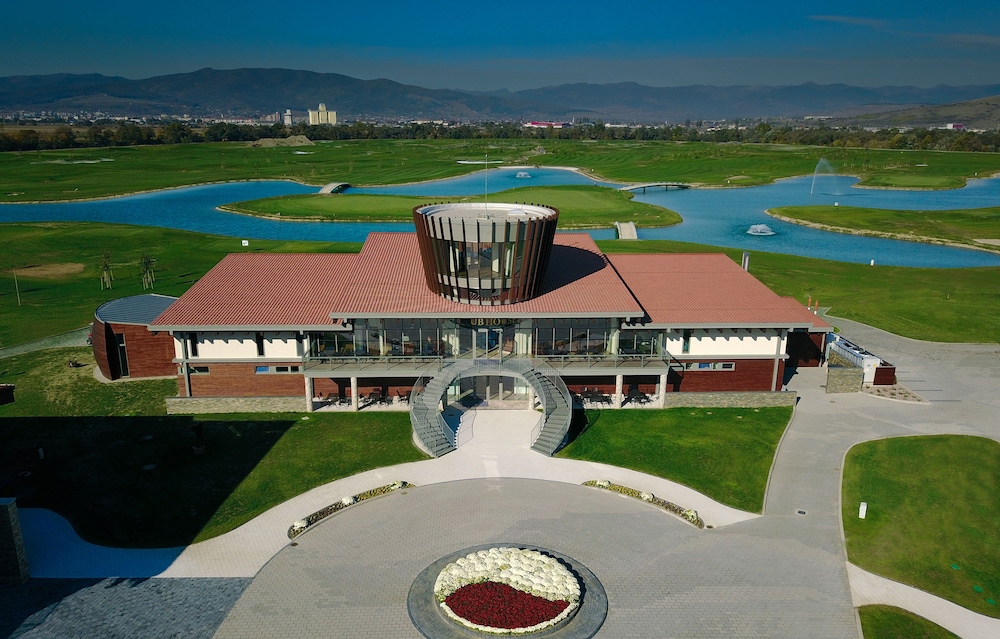 Theodora Golf Club — 4-Star Luxury Hotel in Ciugud, Romania