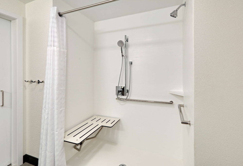 Hampton Inn by Hilton Irvine Spectrum Lake Forest - photo 13