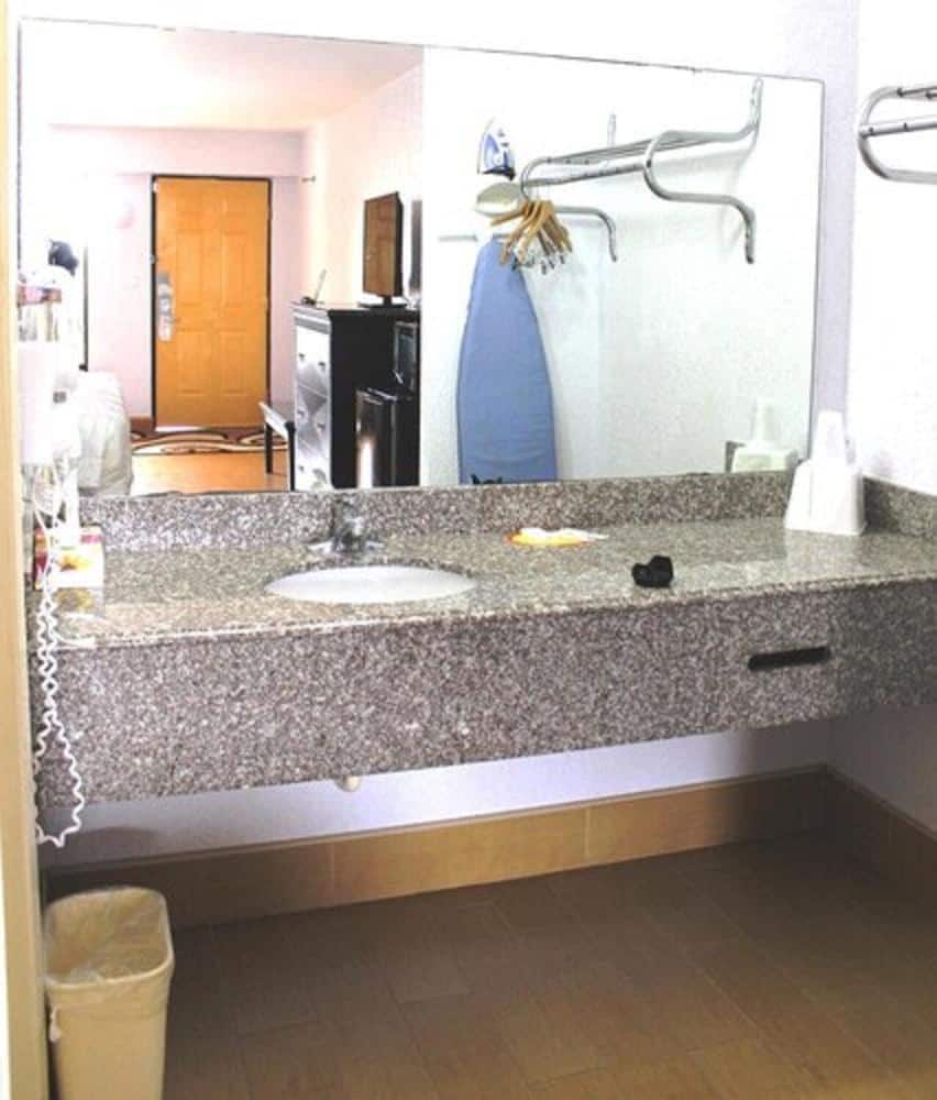 Fairway Inn - photo 15