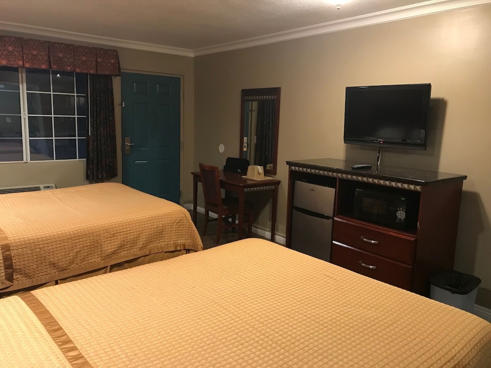 Americas Best Value Inn Corona - photo 14