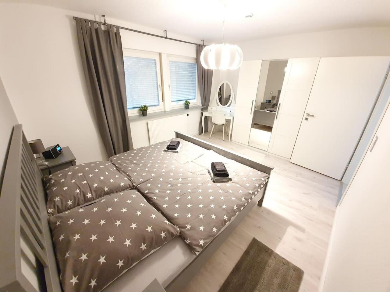 Tolle 125m Erdgeschoßwohnung Im Einzelhaus — hotel in Kaltenkirchen
