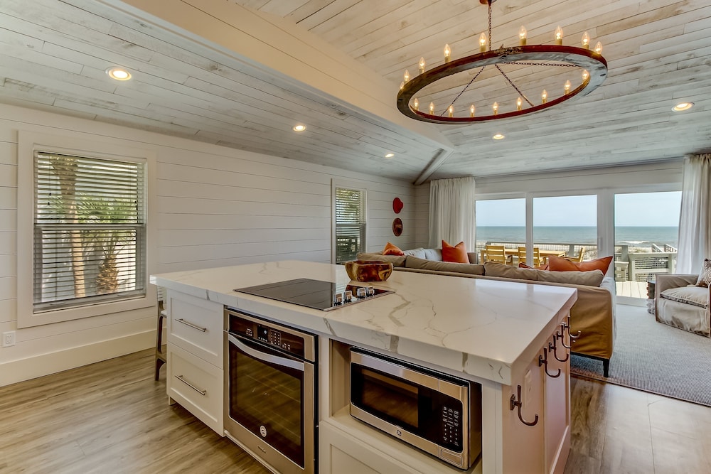 Yellow Oceanfront Hotel Room With Spectacular View of Atlantic Ocean by Redawning - photo 9
