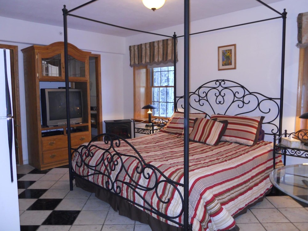 Abbey Archway Inn - photo 15