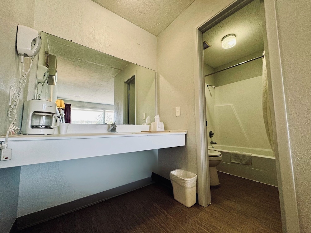 Rodeway Inn Church Hill Tri Cities Area - photo 21