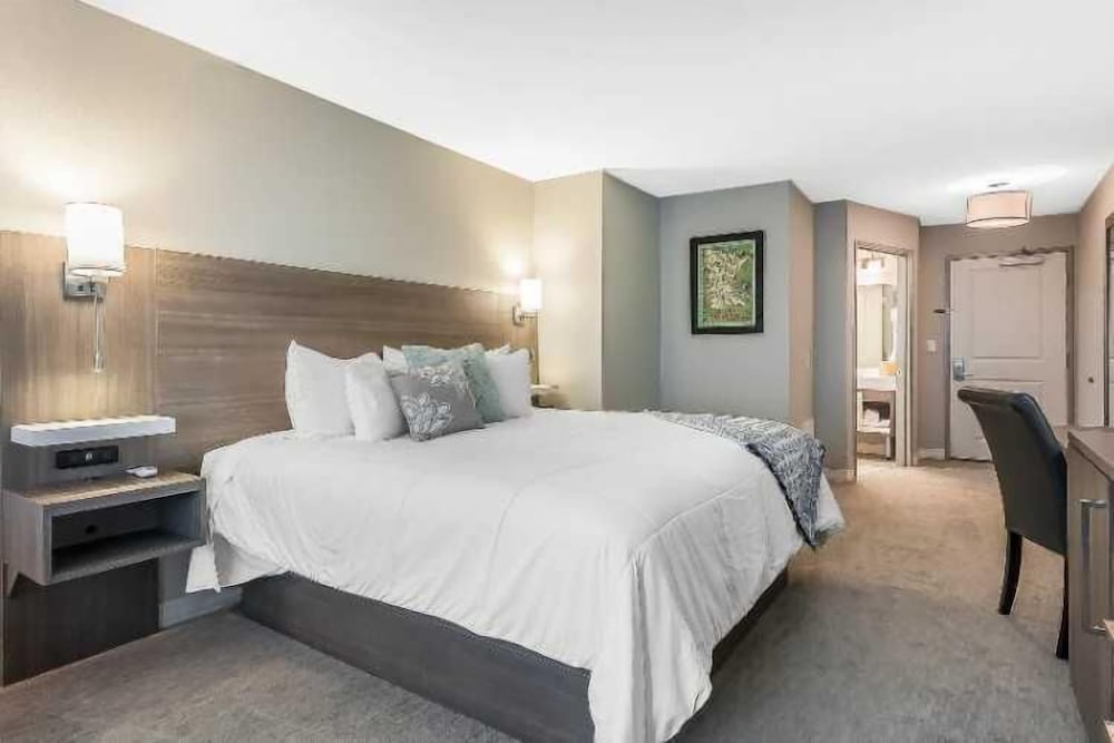 Lakes Inn at Dunvilla - photo 18