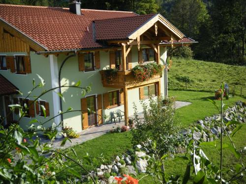 Ferienwohnungen Bergerhof Zuhaus — 4-Star Luxury Hotel in Frasdorf, Germany