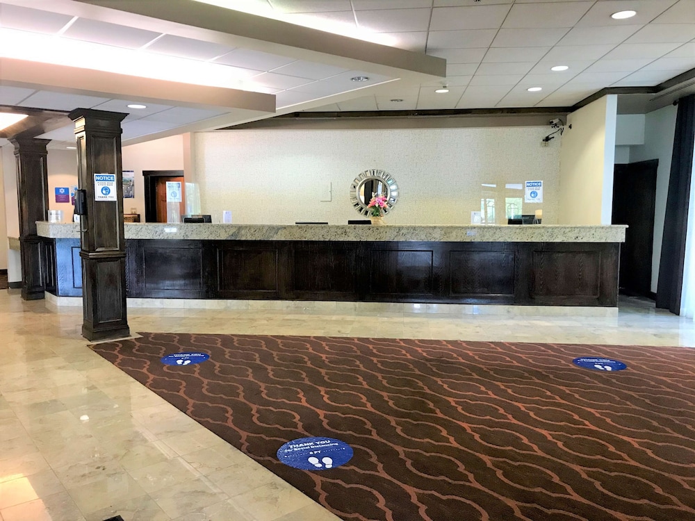 SureStay Plus Hotel by Best Western Lehigh Valley - photo 3