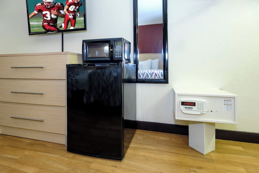 Red Roof Plus Fort Myers - photo 4