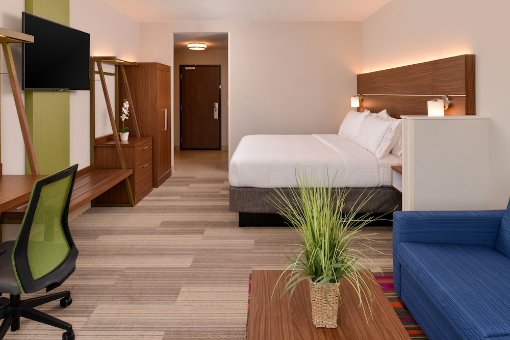 Holiday Inn Express & Suites Salem by IHG - photo 14