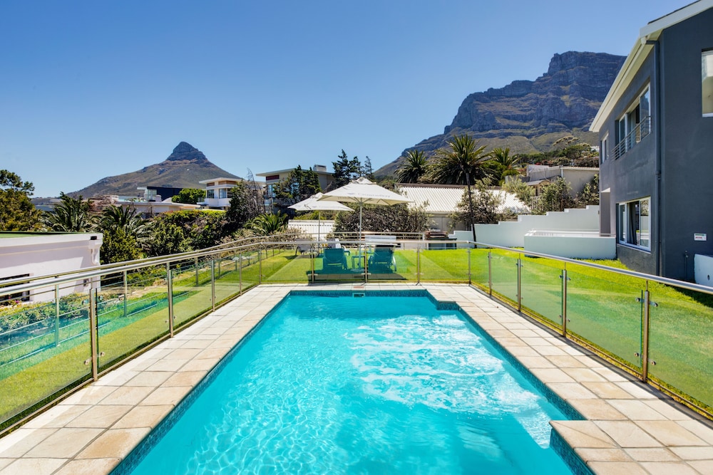 Crownebay - carbon neutral hotel in Cape Town