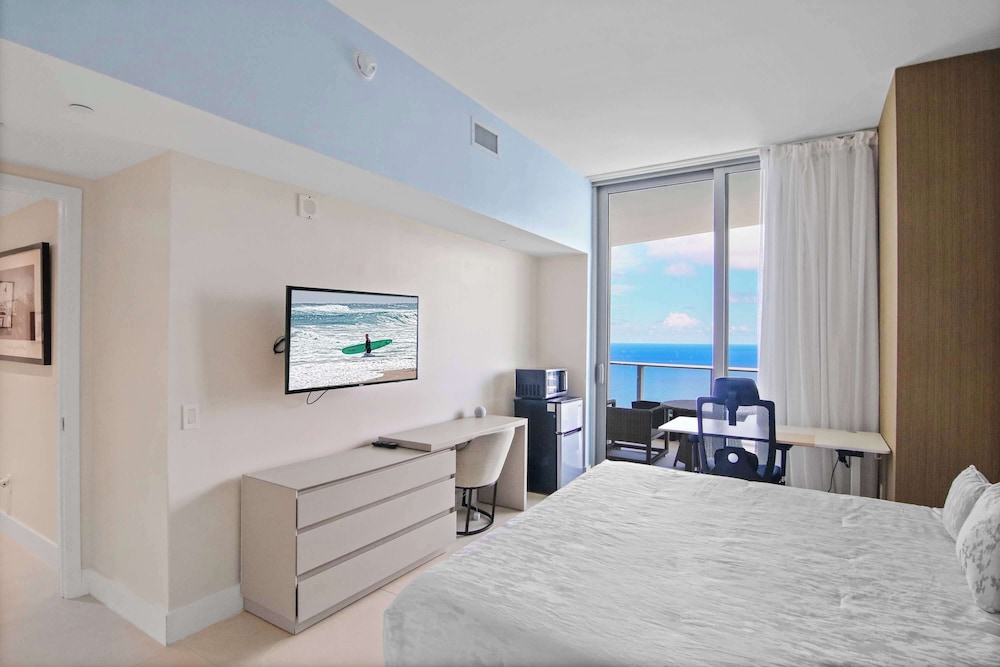 Luxury Penthouse 4 BDR With Resort Amenities - photo 9