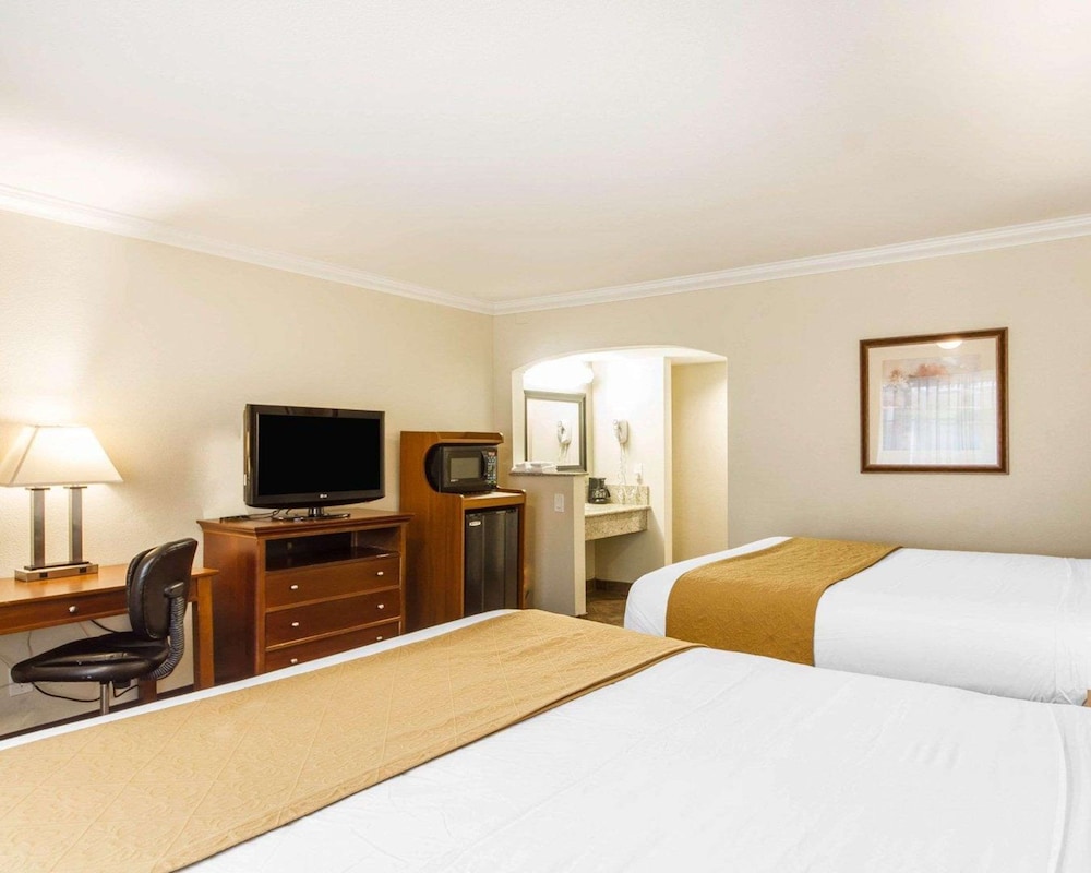 Quality Inn Sacramento Convention Center - photo 10