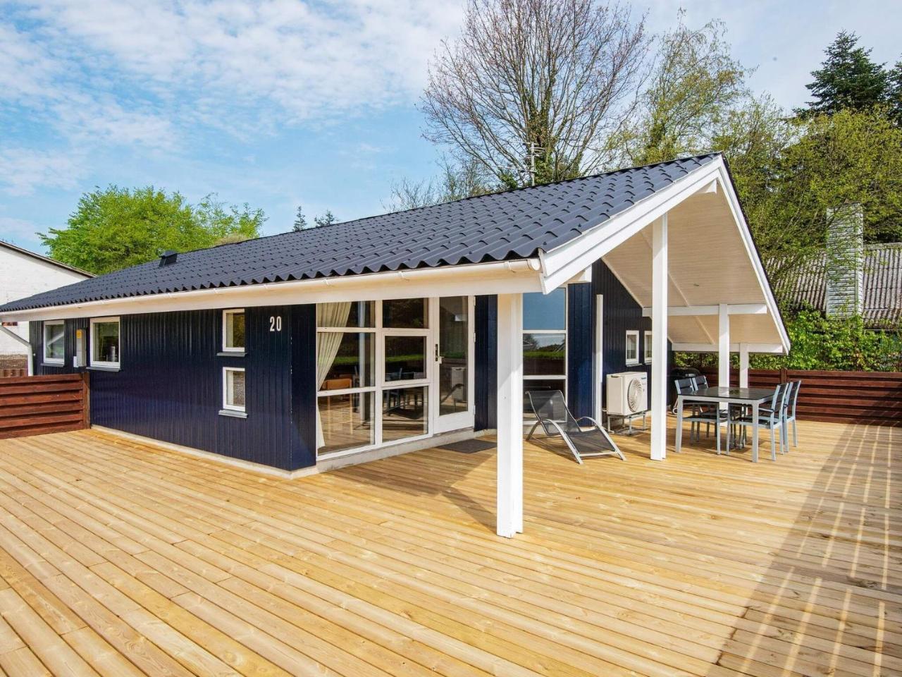 Seaside Haven With Open Terrace — Sonder Bjert